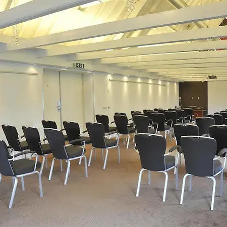 Отель Golden Tulip Loosdrecht 4*