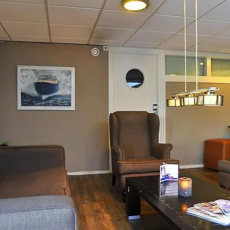 Отель Golden Tulip Loosdrecht 4*